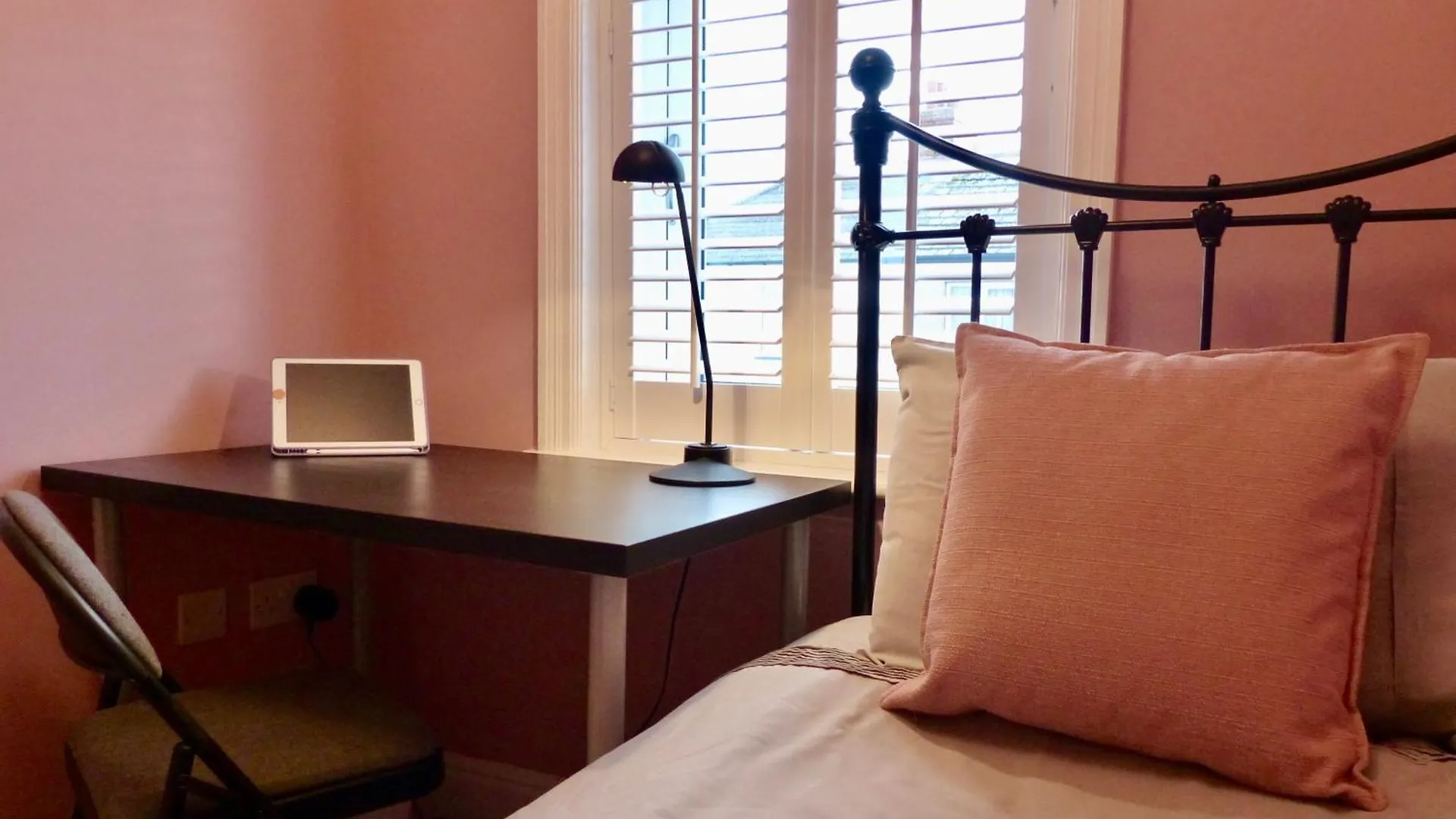 リッチモンド The Sanctuary Bed & Breakfast